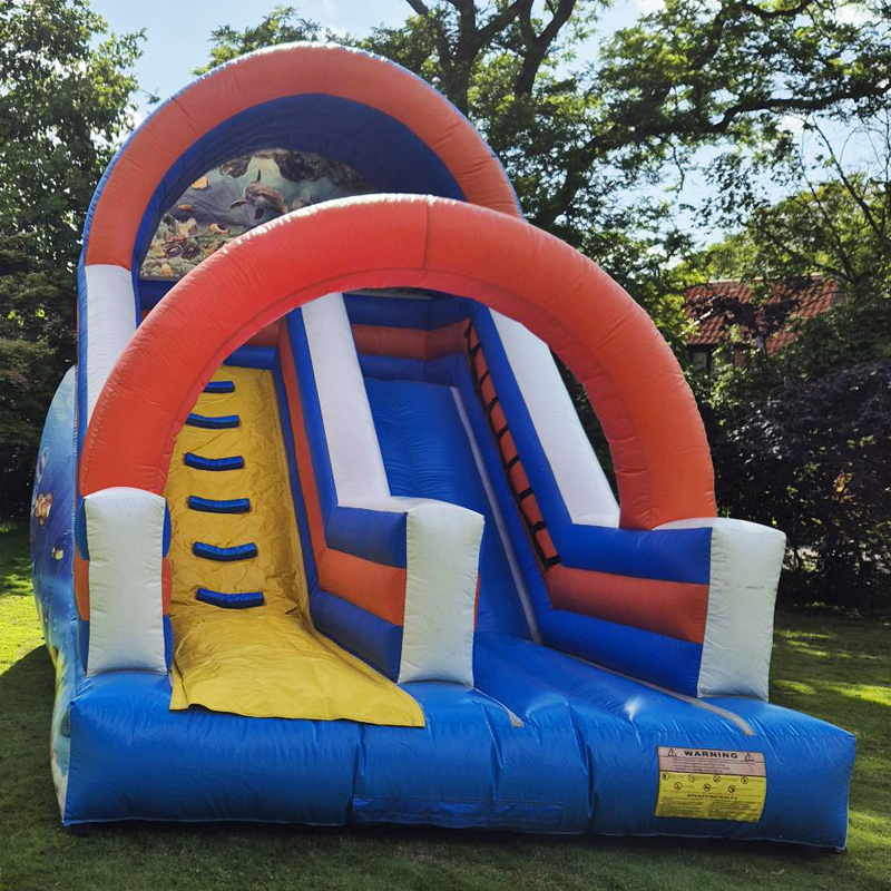 Châteaux gonflables : Toboggan plage